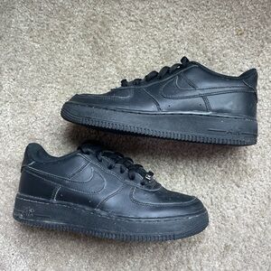 Black Air Force 1 size 7